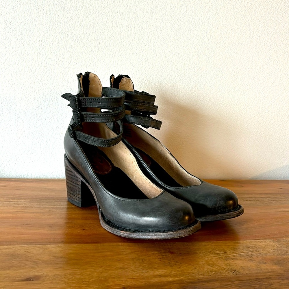 Freebird by Steven Randi - Size 7 - Black Leather